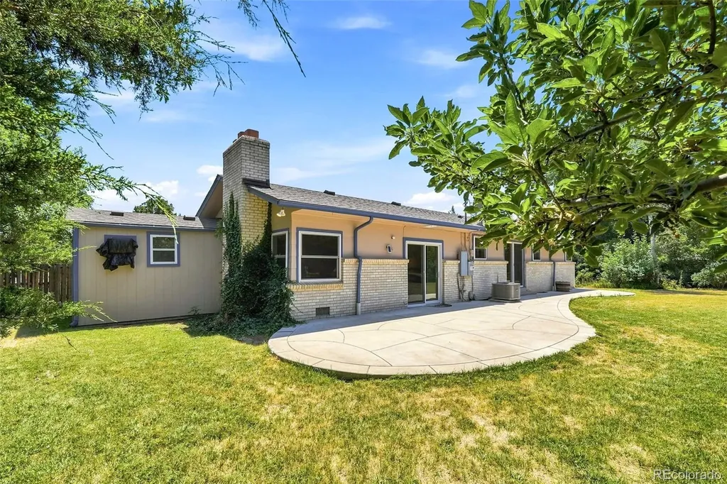 977 S Johnson Street SE Lakewood CO 80226