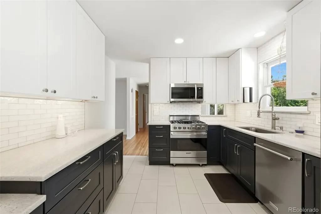 977 S Johnson Street SE Lakewood CO 80226