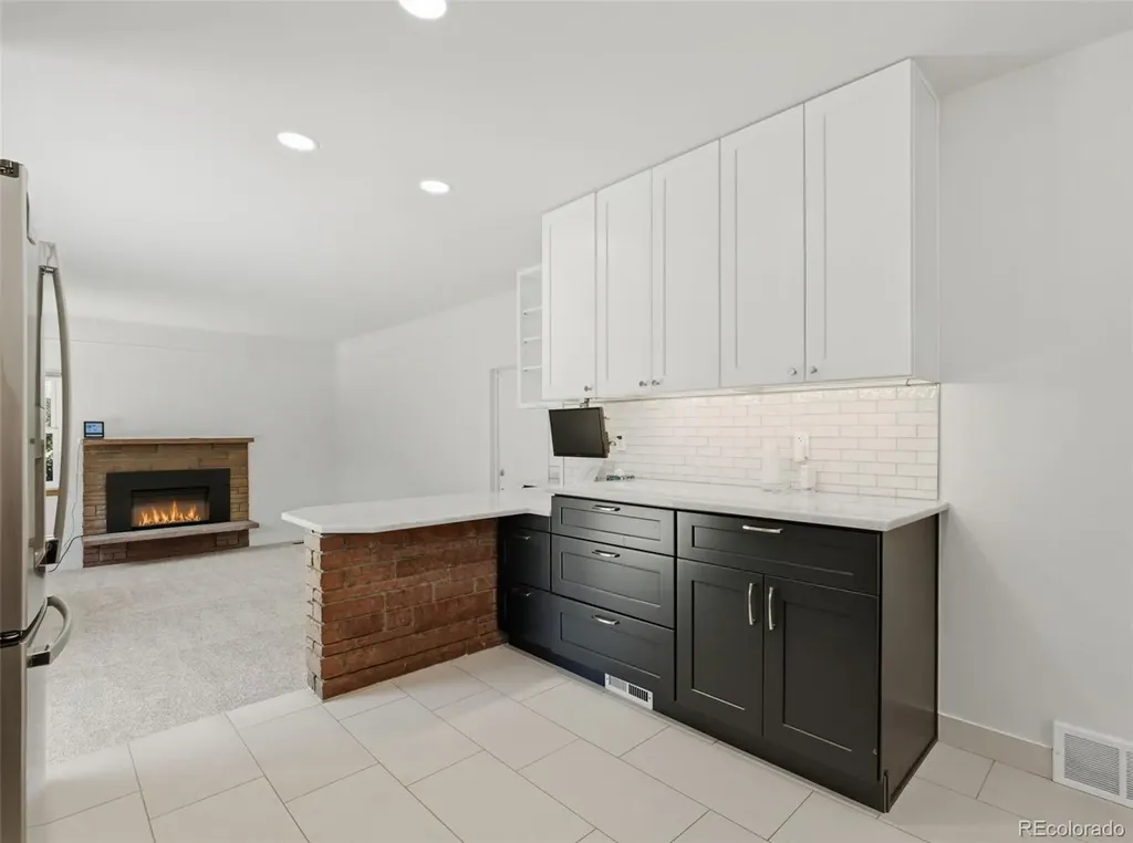 977 S Johnson Street SE Lakewood CO 80226
