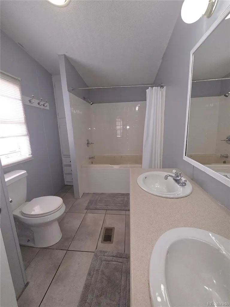 9710 Gull Street Denver CO 80260