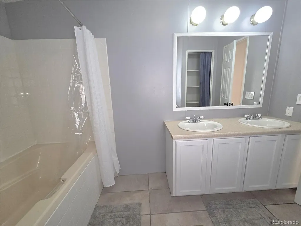 9710 Gull Street Denver CO 80260