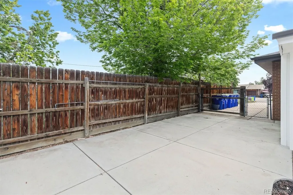 141 S Saulsbury Street Lakewood CO 80226