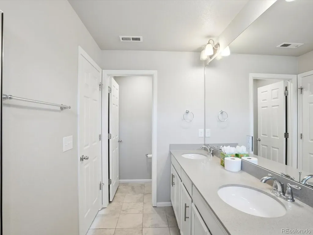 8260 S Trails Edge Court Centennial CO 80112