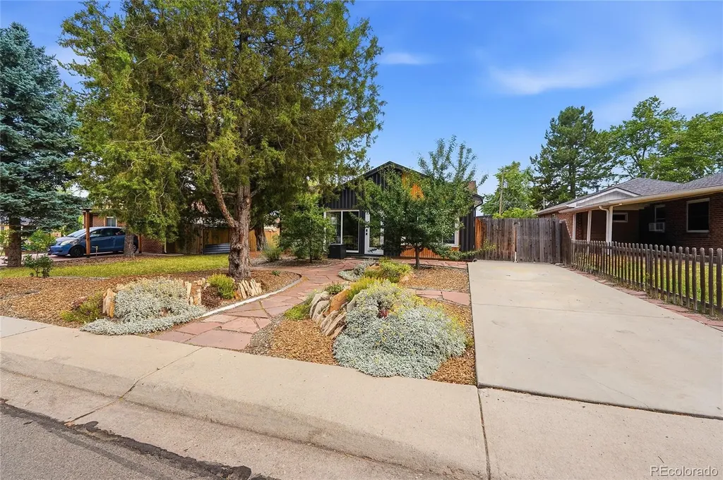 7822 W 17th Avenue Denver CO 80214