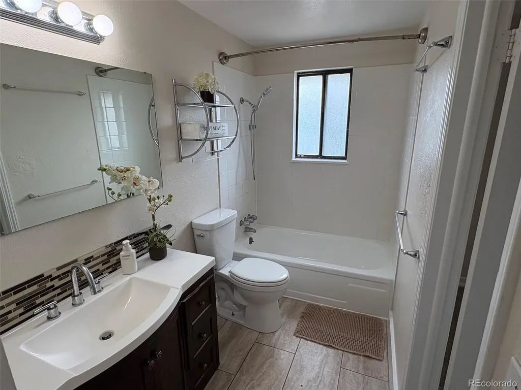 1005 Harmon Place Longmont CO 80501