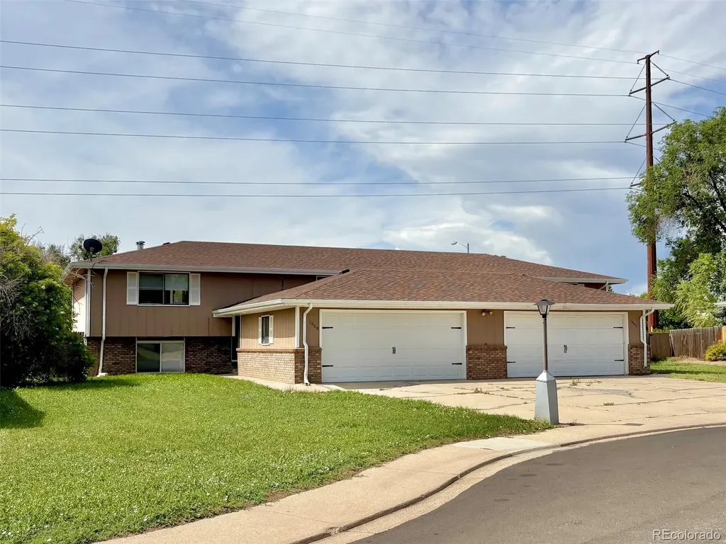 1005 Harmon Place Longmont CO 80501