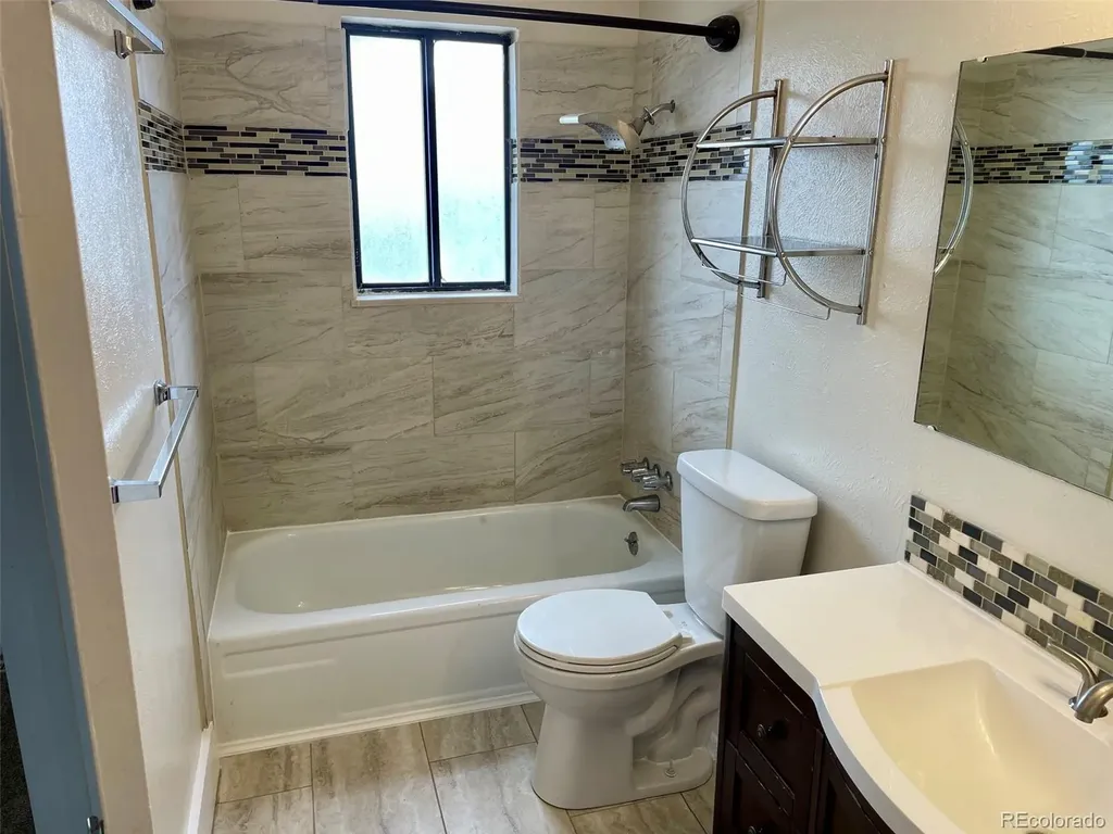 1005 Harmon Place Longmont CO 80501