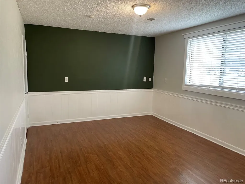 1005 Harmon Place Longmont CO 80501