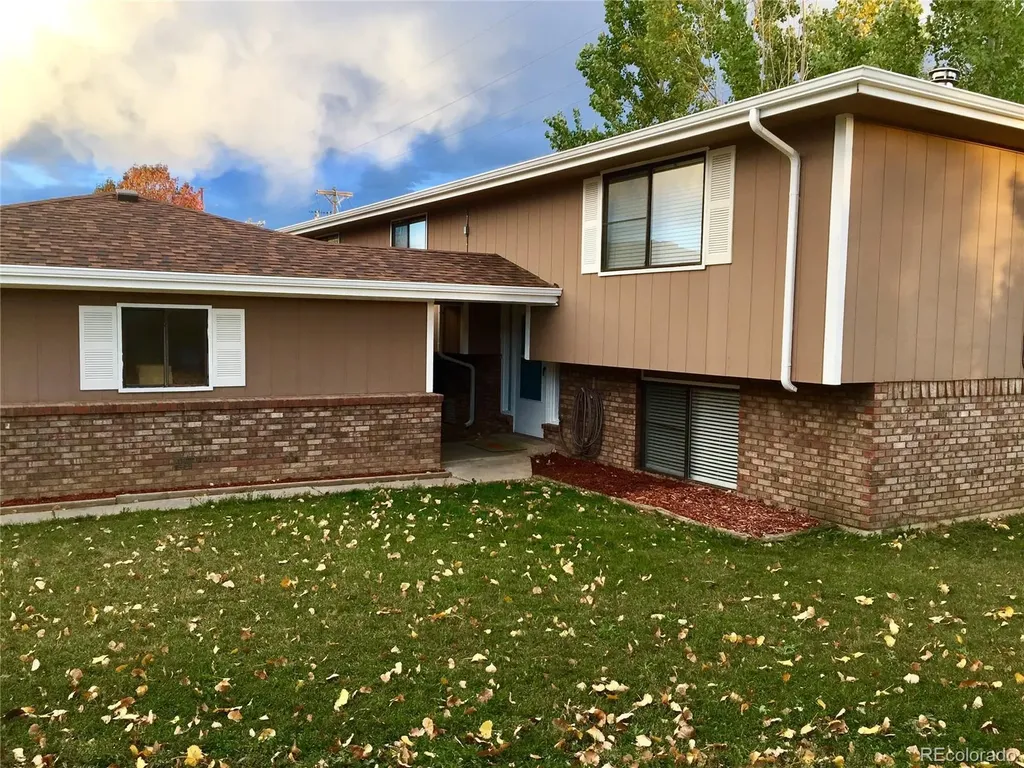 1005 Harmon Place Longmont CO 80501