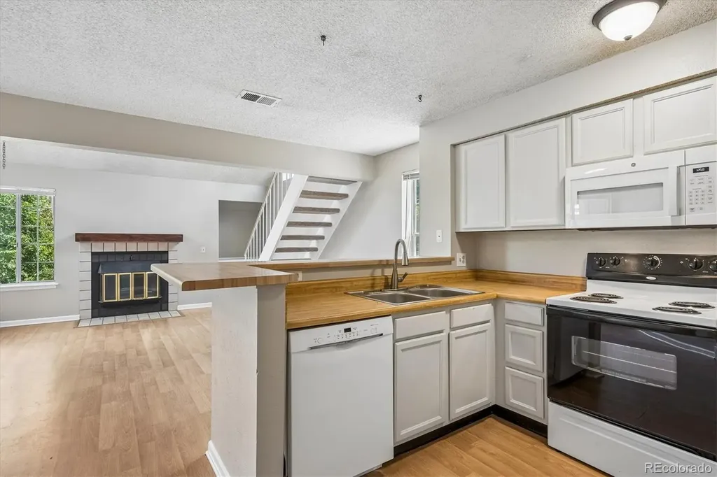 13843 E Lehigh Avenue Aurora CO 80014