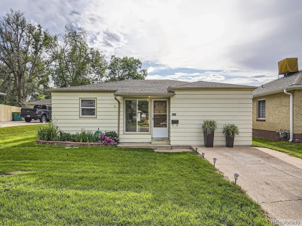 4745 S Logan Street Englewood CO 80113