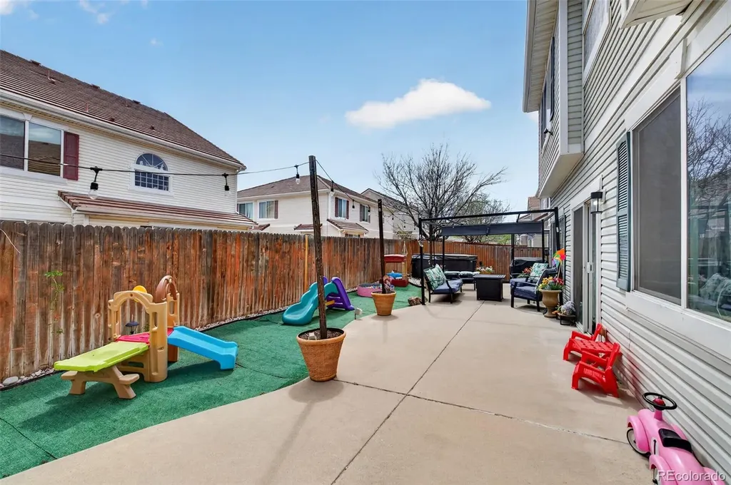 11886 Helena Street Commerce City CO 80022