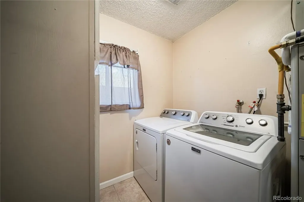 1300 S Carson Way Aurora CO 80012