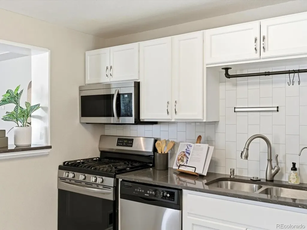 2746 S Irving Street Denver CO 80236