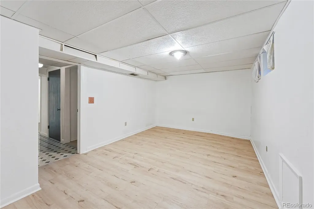 125 Paris Circle Aurora CO 80011