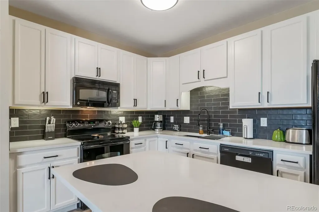 7292 S Blackhawk Street Englewood CO 80112