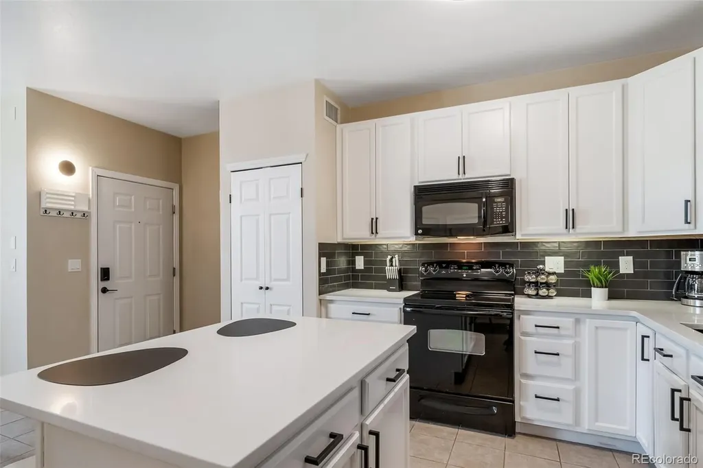 7292 S Blackhawk Street Englewood CO 80112