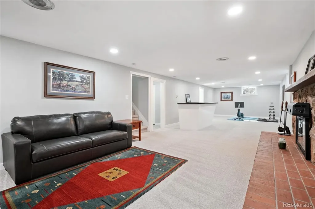 8690 W Jefferson Avenue Lakewood CO 80235