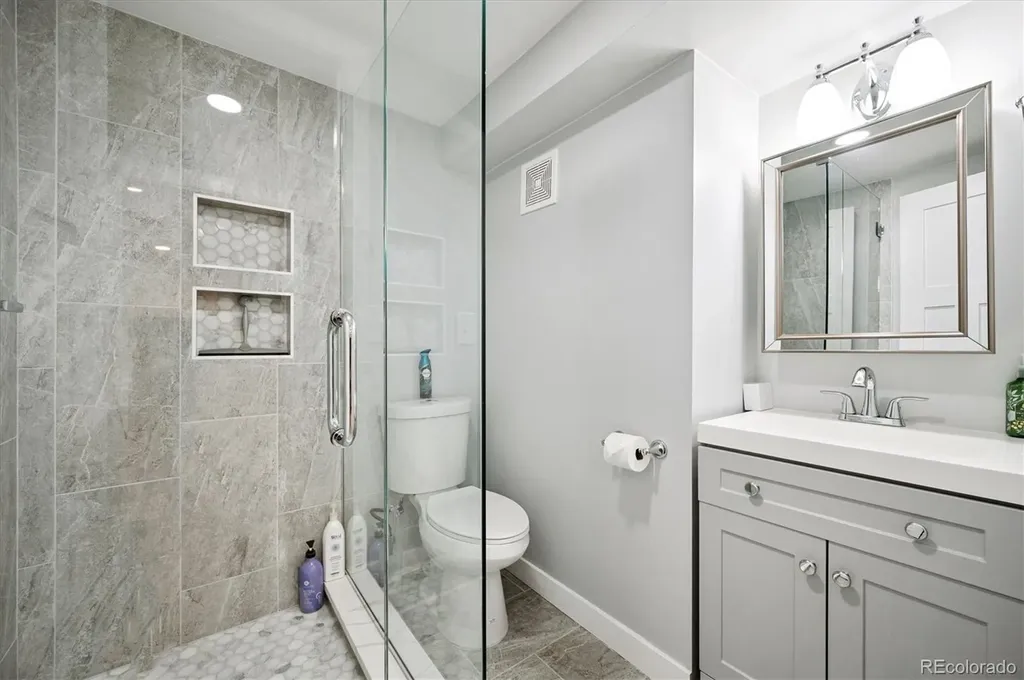 8690 W Jefferson Avenue Lakewood CO 80235