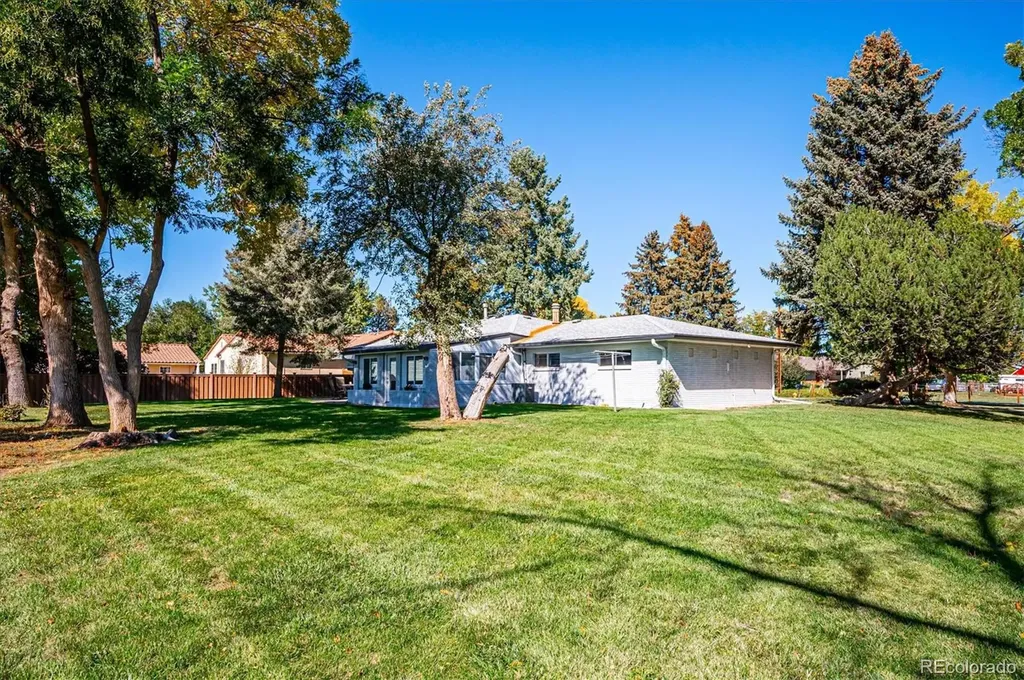 8690 W Jefferson Avenue Lakewood CO 80235