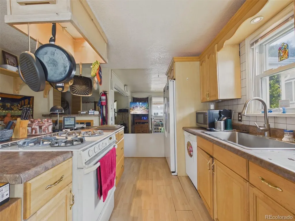 476 Tennyson Street Denver CO 80204