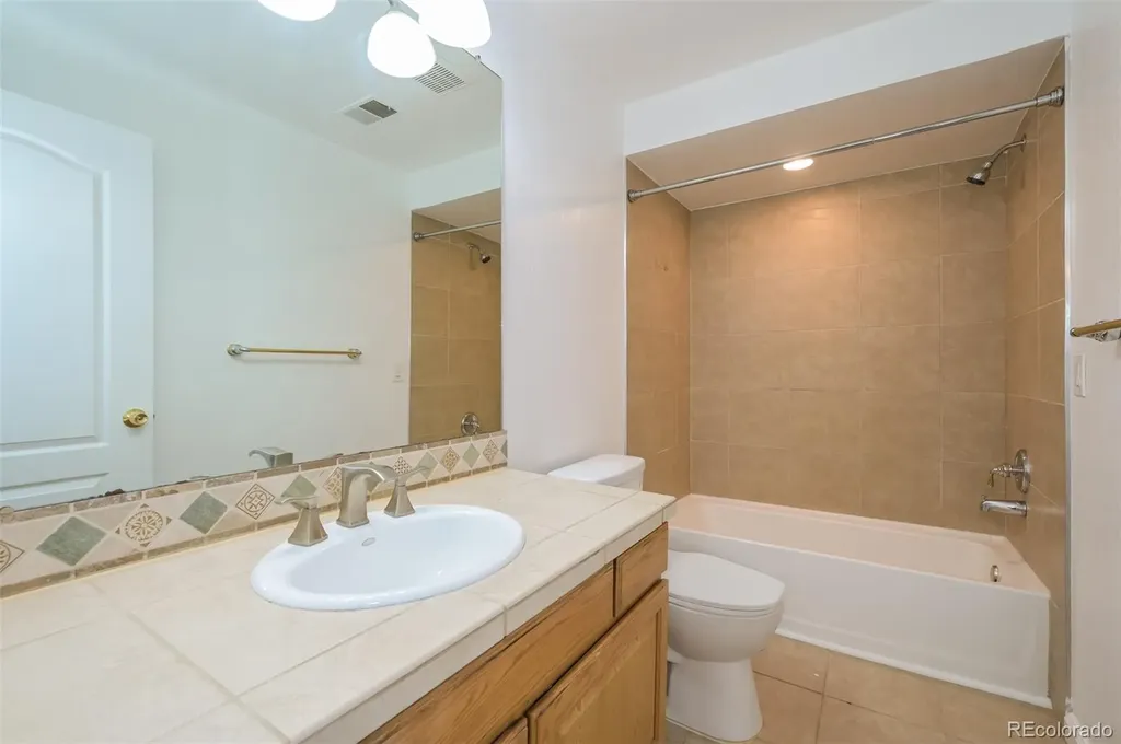 3226 S Danube Street Aurora CO 80013