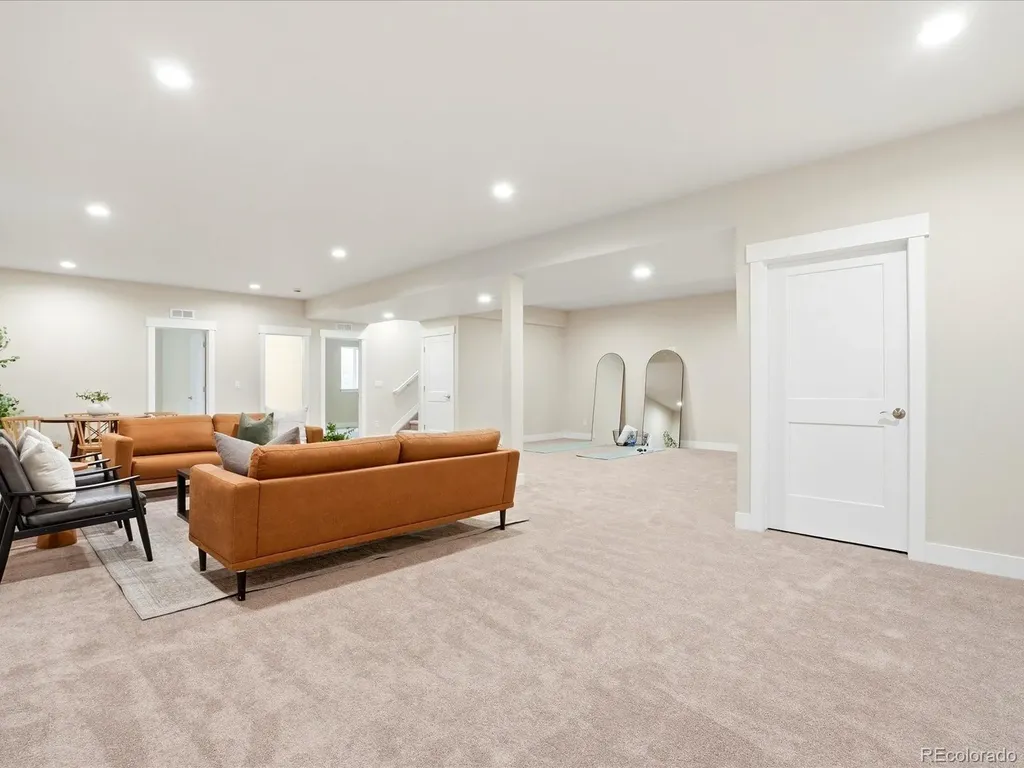 3643 Crested Owl Court Dacono CO 80514