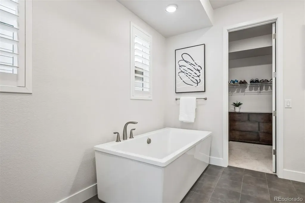 5884 Boston Street Denver CO 80238