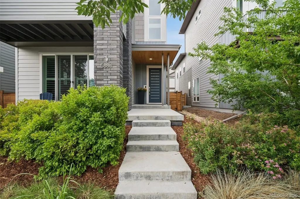 5884 Boston Street Denver CO 80238