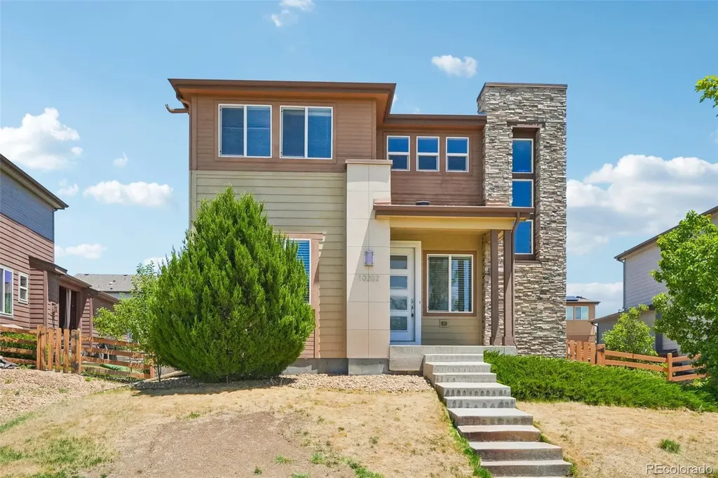 10202 Southlawn Circle Commerce City CO 80022