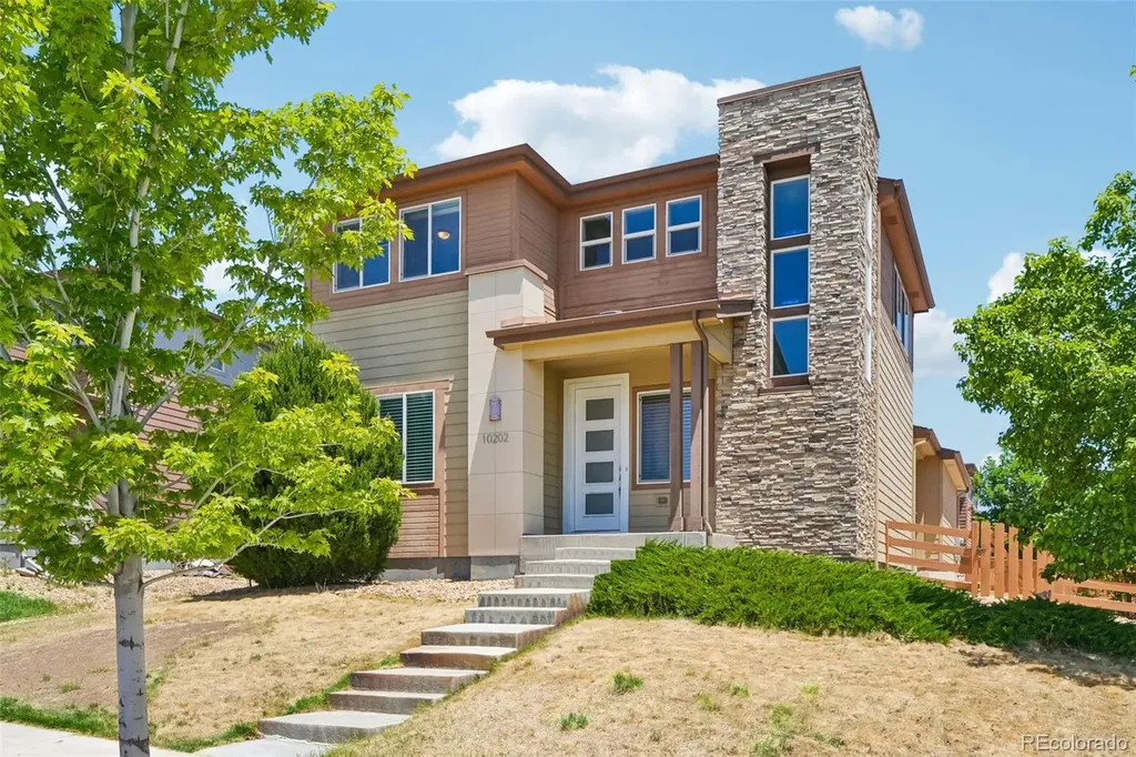 10202 Southlawn Circle Commerce City CO 80022