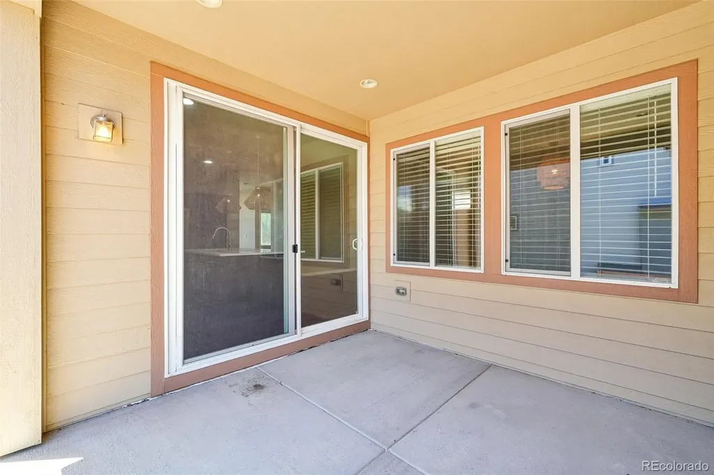 10202 Southlawn Circle Commerce City CO 80022