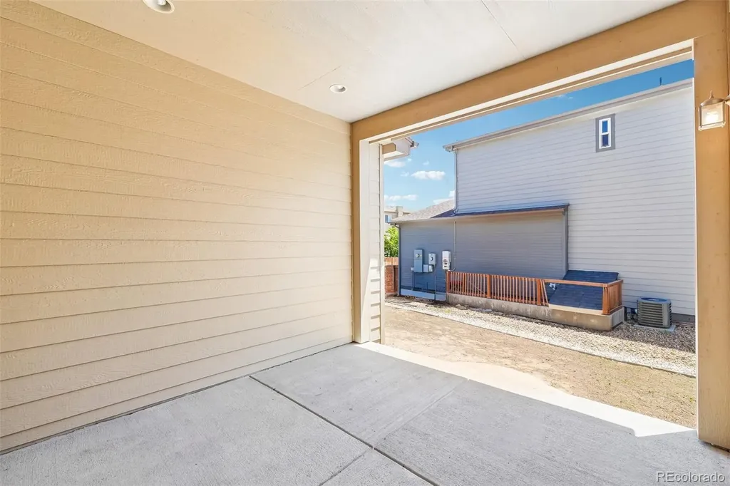 10202 Southlawn Circle Commerce City CO 80022