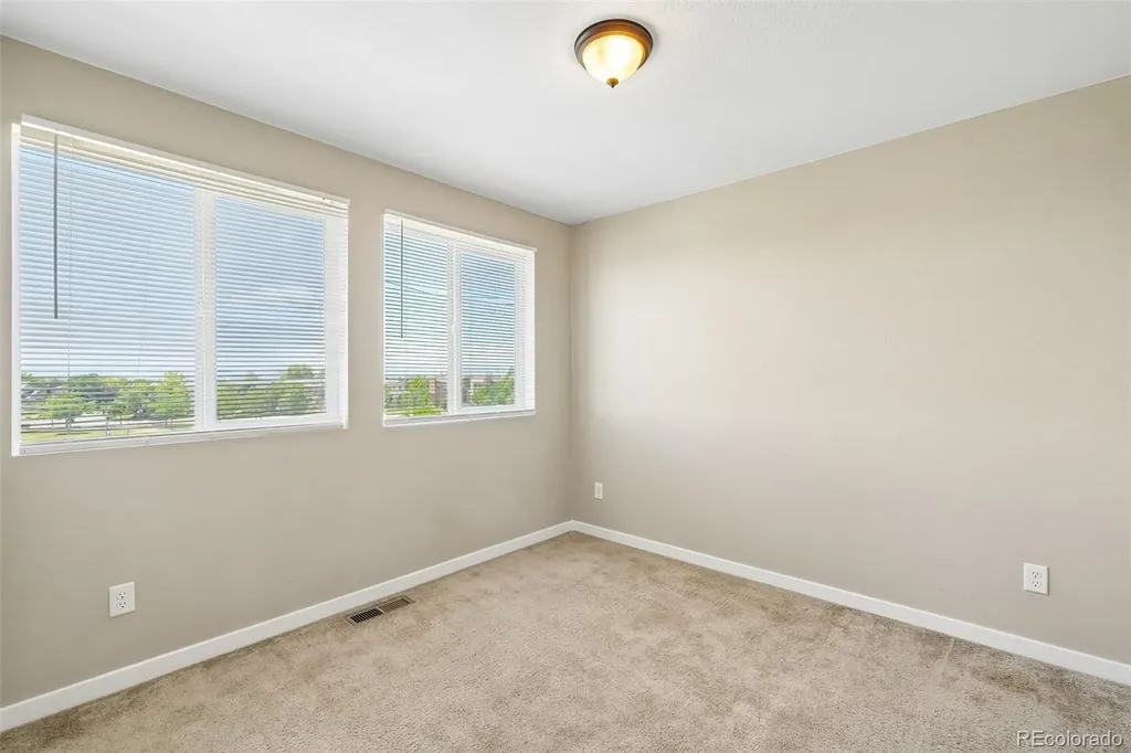 10202 Southlawn Circle Commerce City CO 80022