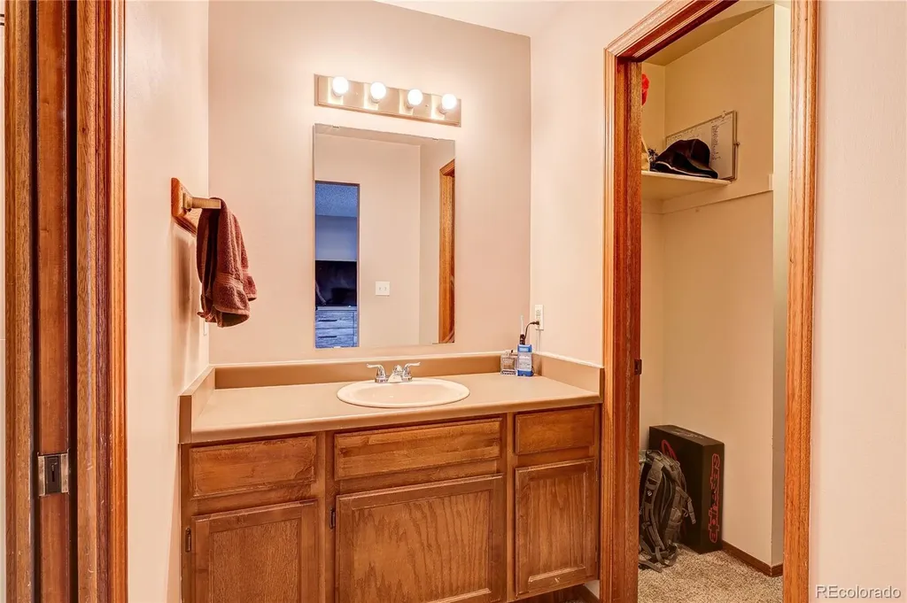 2054 S Balsam Street Lakewood CO 80227