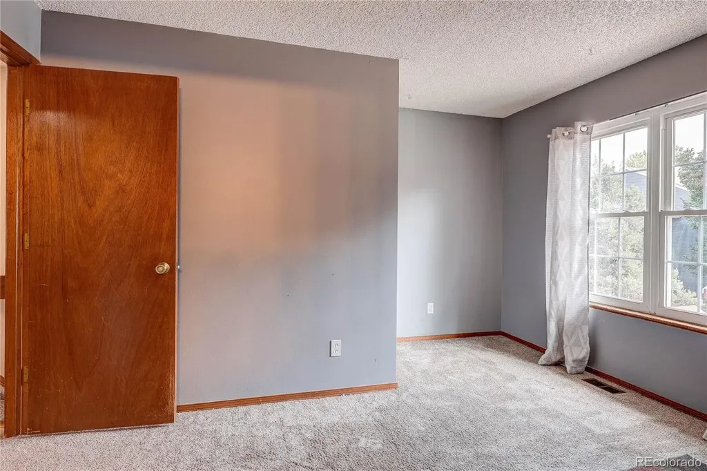 2054 S Balsam Street Lakewood CO 80227