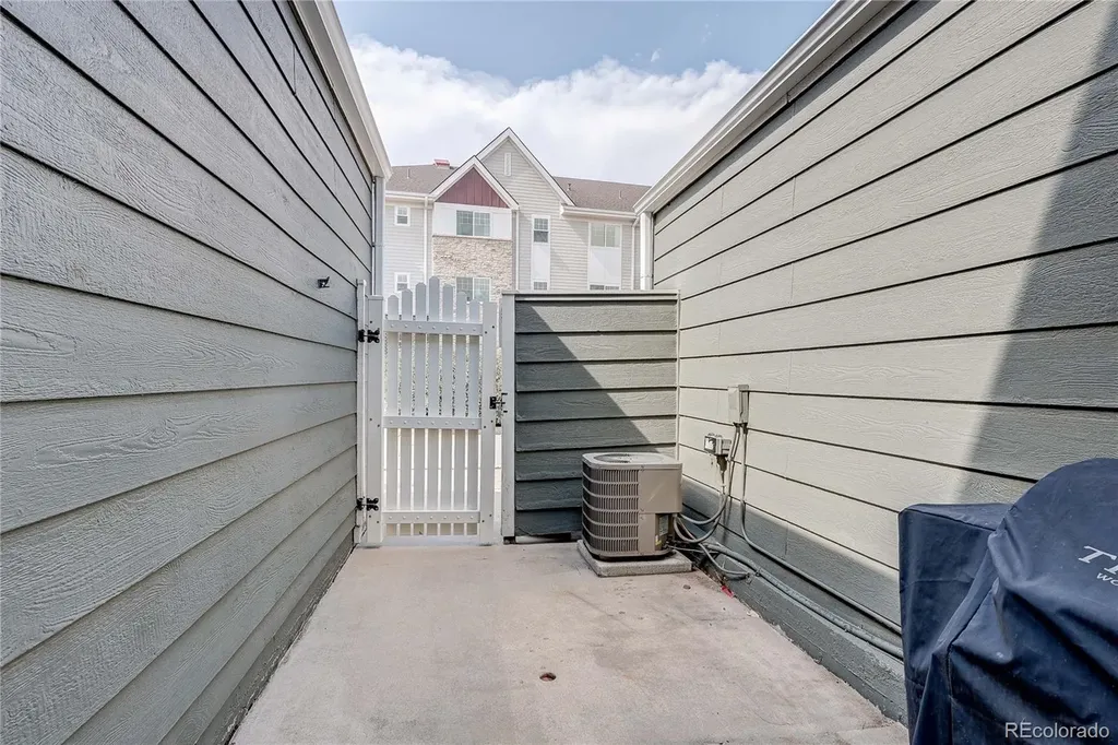 2054 S Balsam Street Lakewood CO 80227