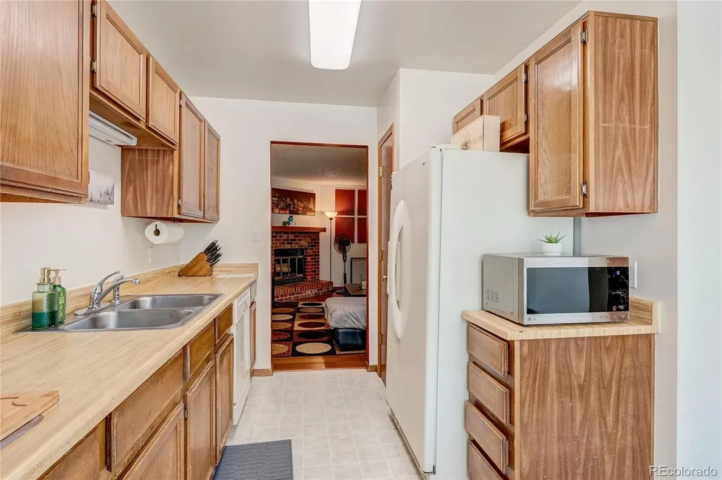 2054 S Balsam Street Lakewood CO 80227