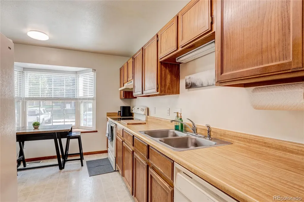 2054 S Balsam Street Lakewood CO 80227