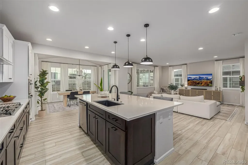 3986 Fultondale Street Aurora CO 80019