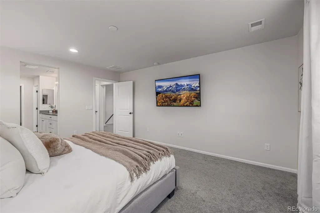 3986 Fultondale Street Aurora CO 80019