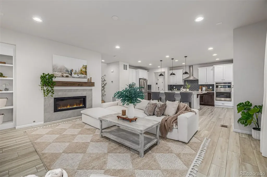 3986 Fultondale Street Aurora CO 80019