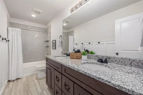3986 Fultondale Street Aurora CO 80019