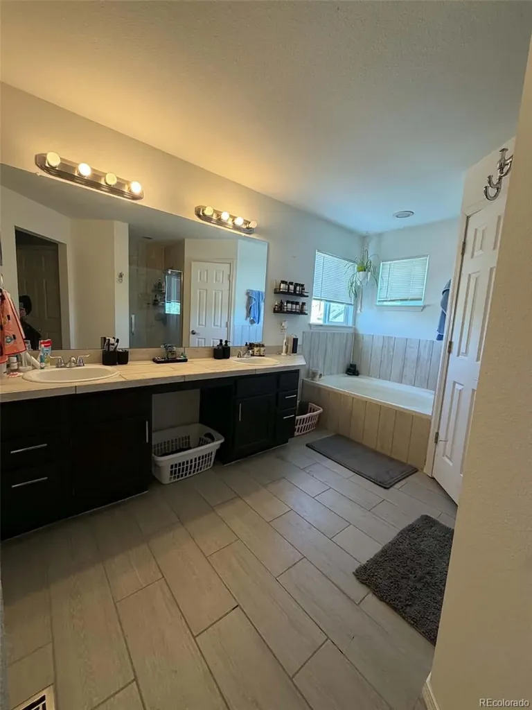 4925 Enid Way Denver CO 80239