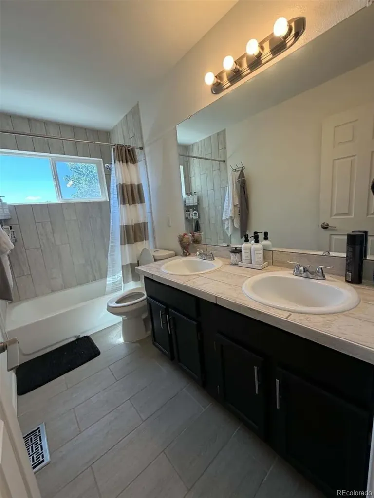 4925 Enid Way Denver CO 80239