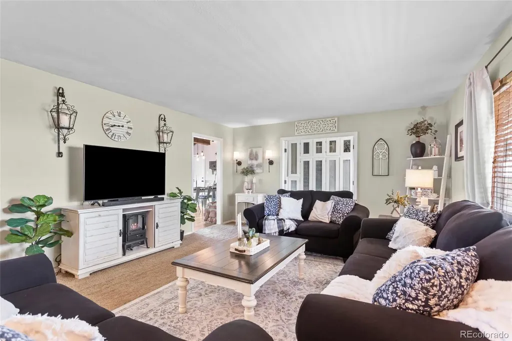 54465 E County Road 6 Strasburg CO 80136