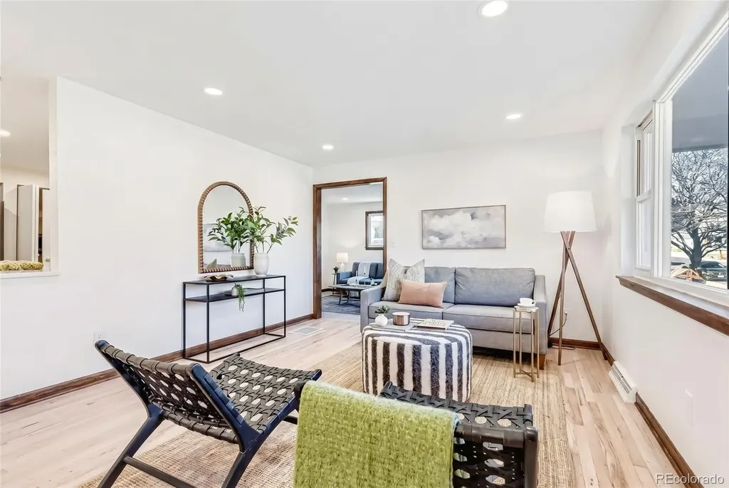 4264 W Radcliff Avenue Denver CO 80236