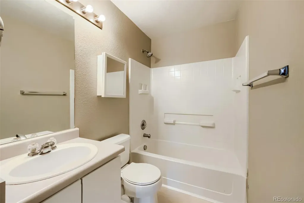 5559 Netherland Street Denver CO 80249