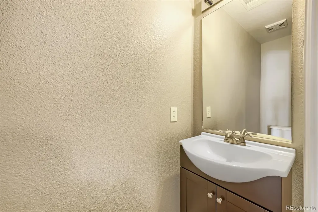 5559 Netherland Street Denver CO 80249