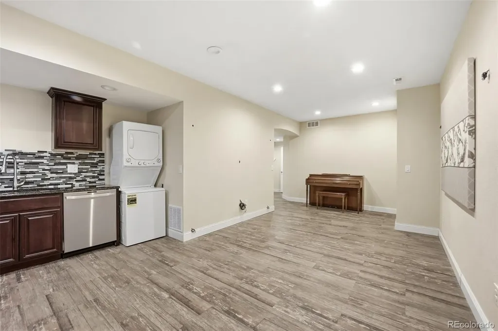 7566 S Quantock Court Aurora CO 80016